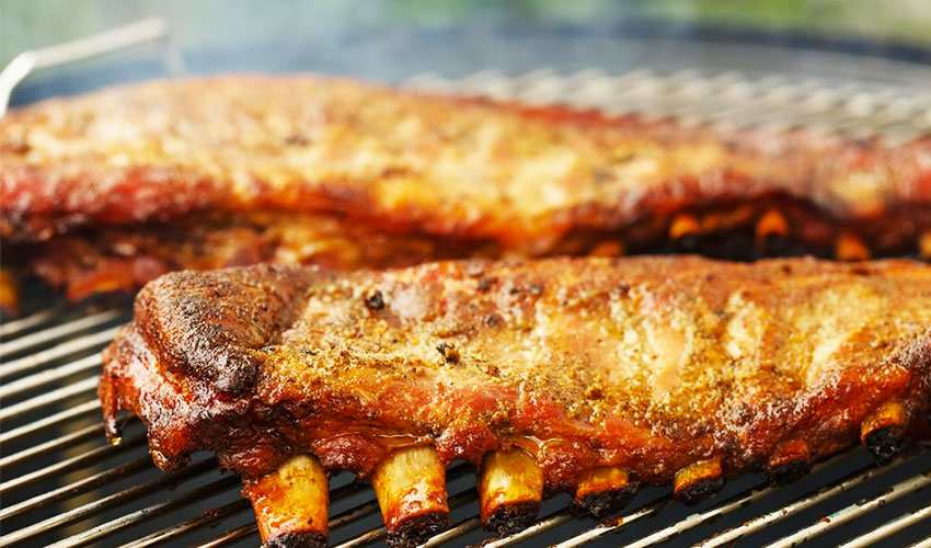 Costillar de cerdo a la parrilla pa’ chuparse los dedos