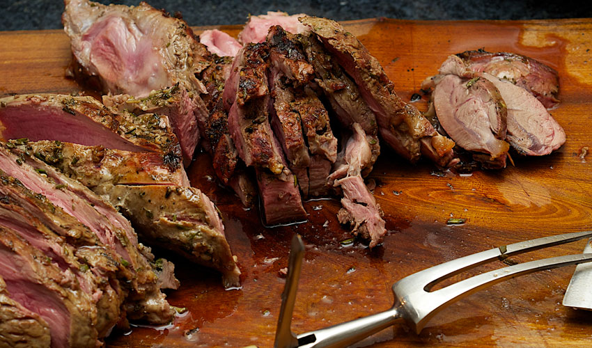 BBQ GRILL presenta una amplia línea de parrillas para satisfacer a los parrilleros más exigentes
